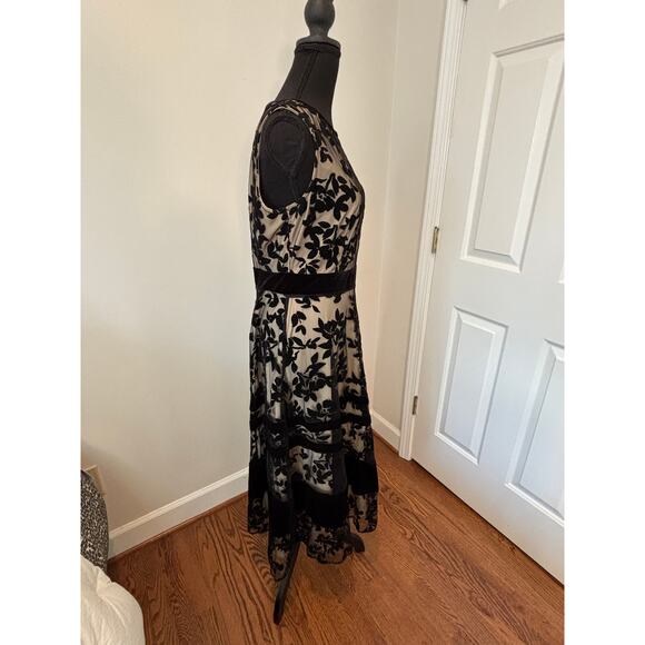 Taylor Flocked Velvet Illusion Dress - Picture 4 of 8